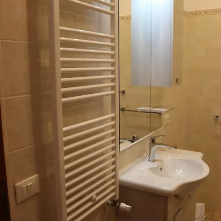 Apartment 57p *